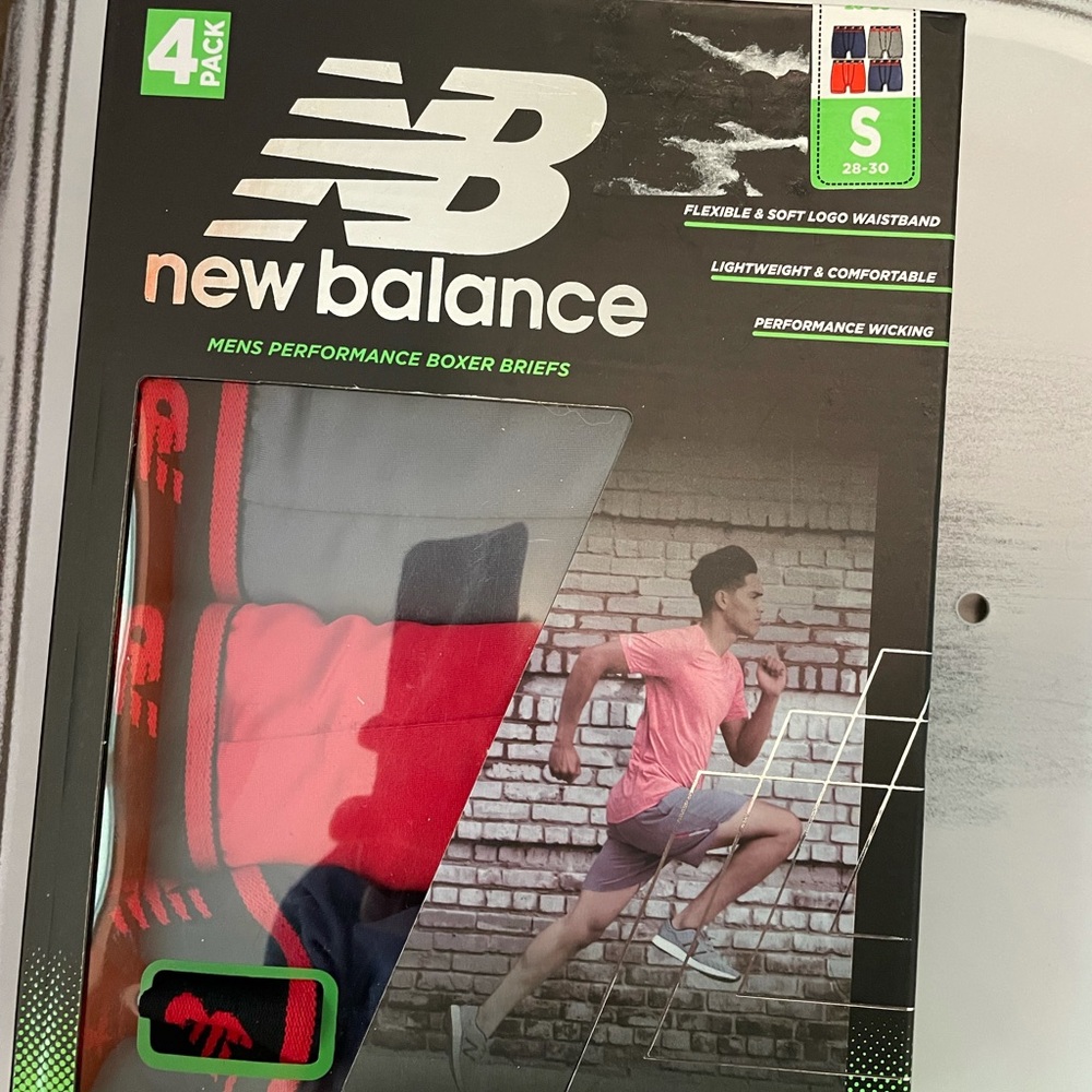 New Balance 4 pack Men’s Small (28-30) performance boxer briefs. New in box